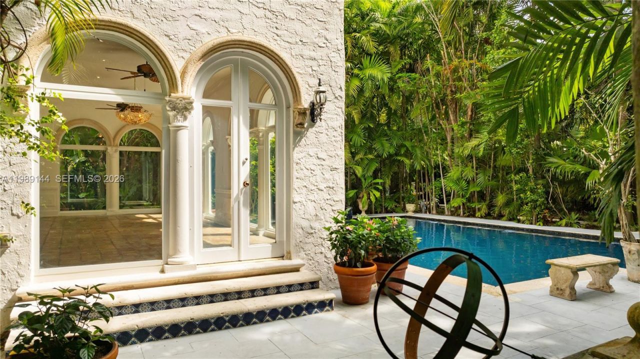 3685 Royal Palm Ave, Miami, FL 33133 Photo