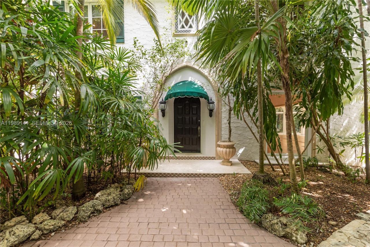 3685 Royal Palm Ave, Miami, FL 33133 Photo