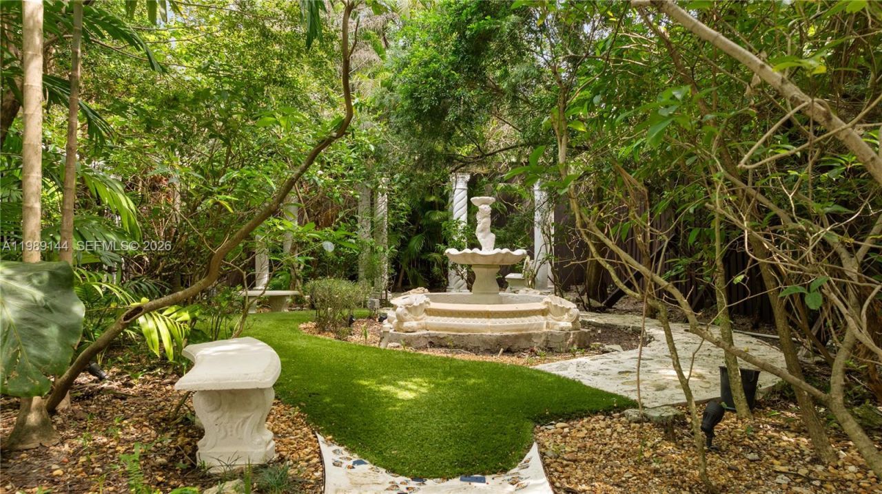 3685 Royal Palm Ave, Miami, FL 33133 Photo