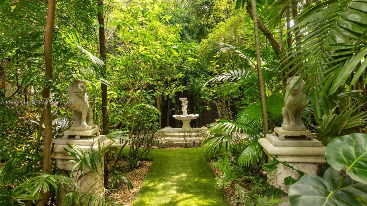 3685 Royal Palm Ave, Miami, FL 33133 Photo