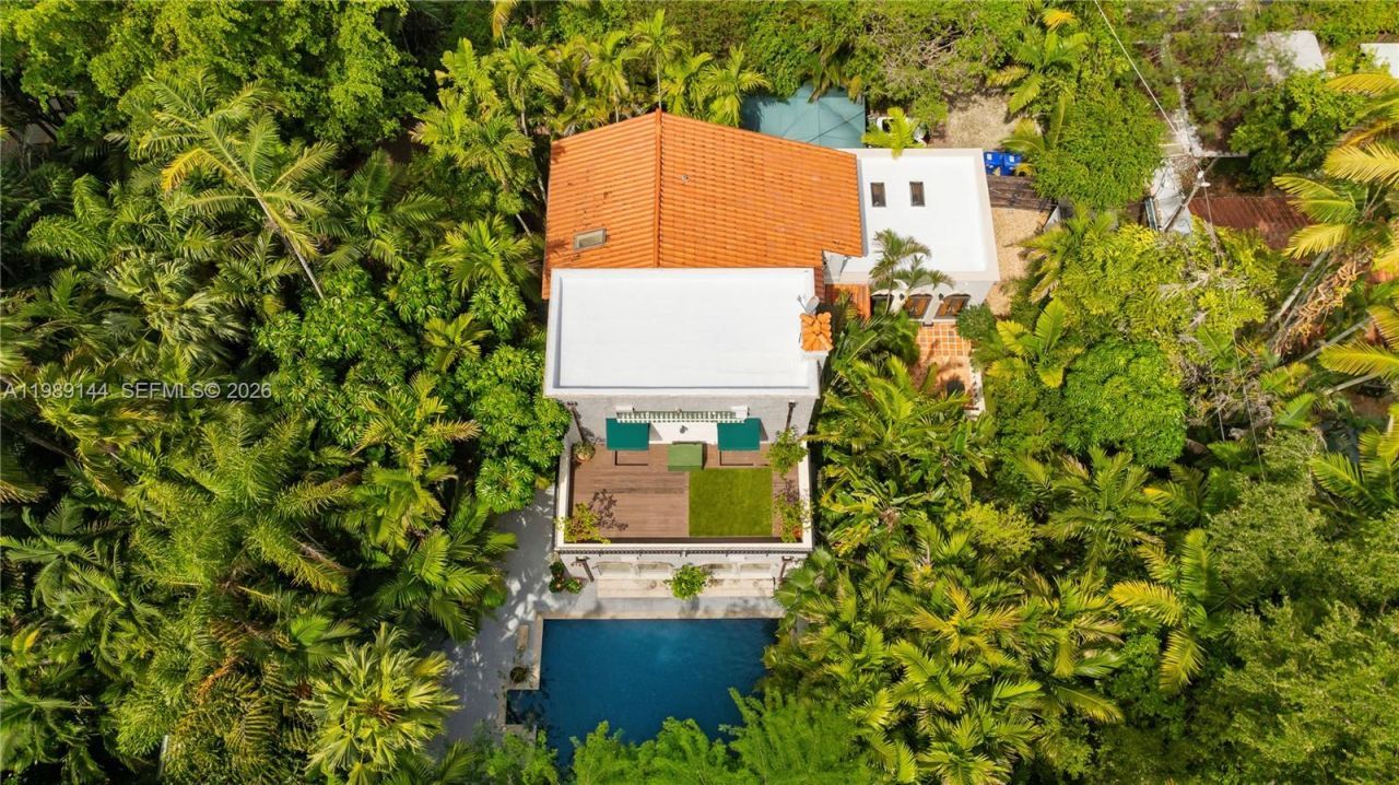 3685 Royal Palm Ave, Miami, FL 33133 Photo