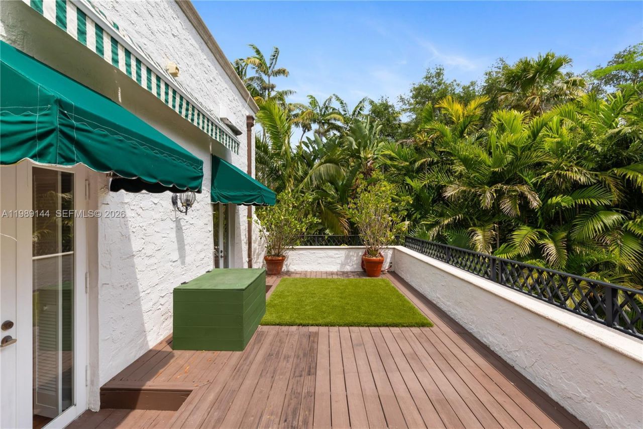 3685 Royal Palm Ave, Miami, FL 33133 Photo