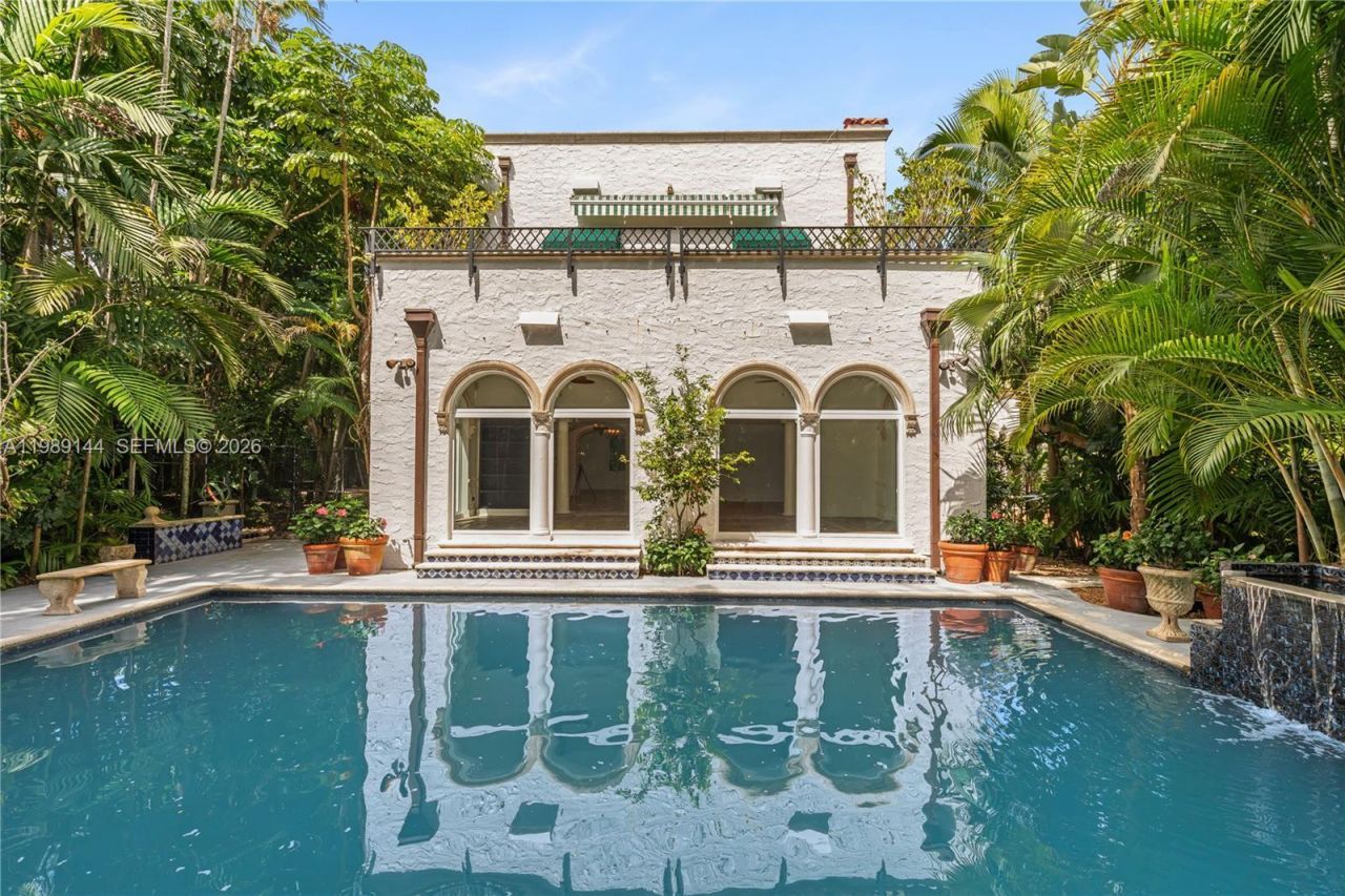 3685 Royal Palm Ave, Miami, FL 33133 Photo