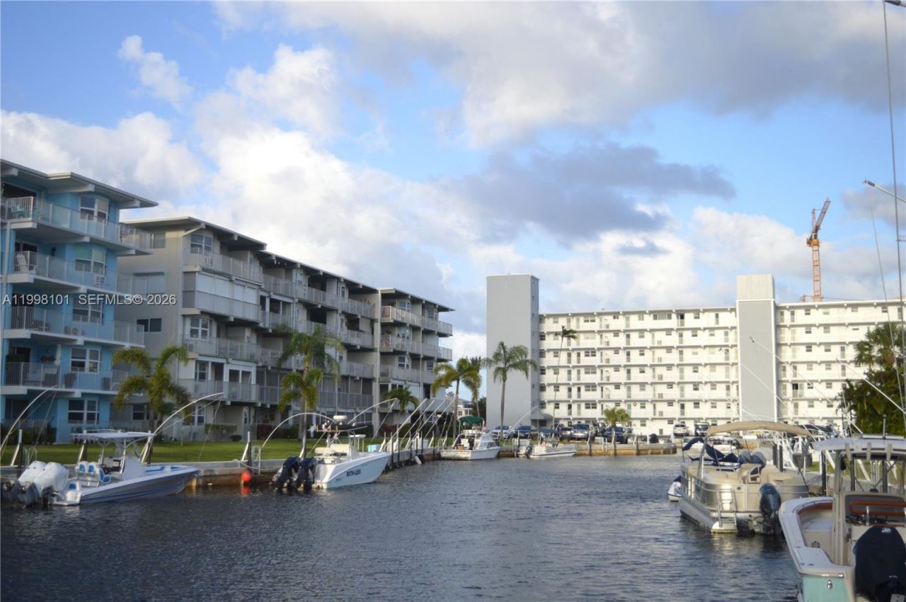 1511 SE 15th Ct, Unit 403, Deerfield Beach, FL 33441 Photo