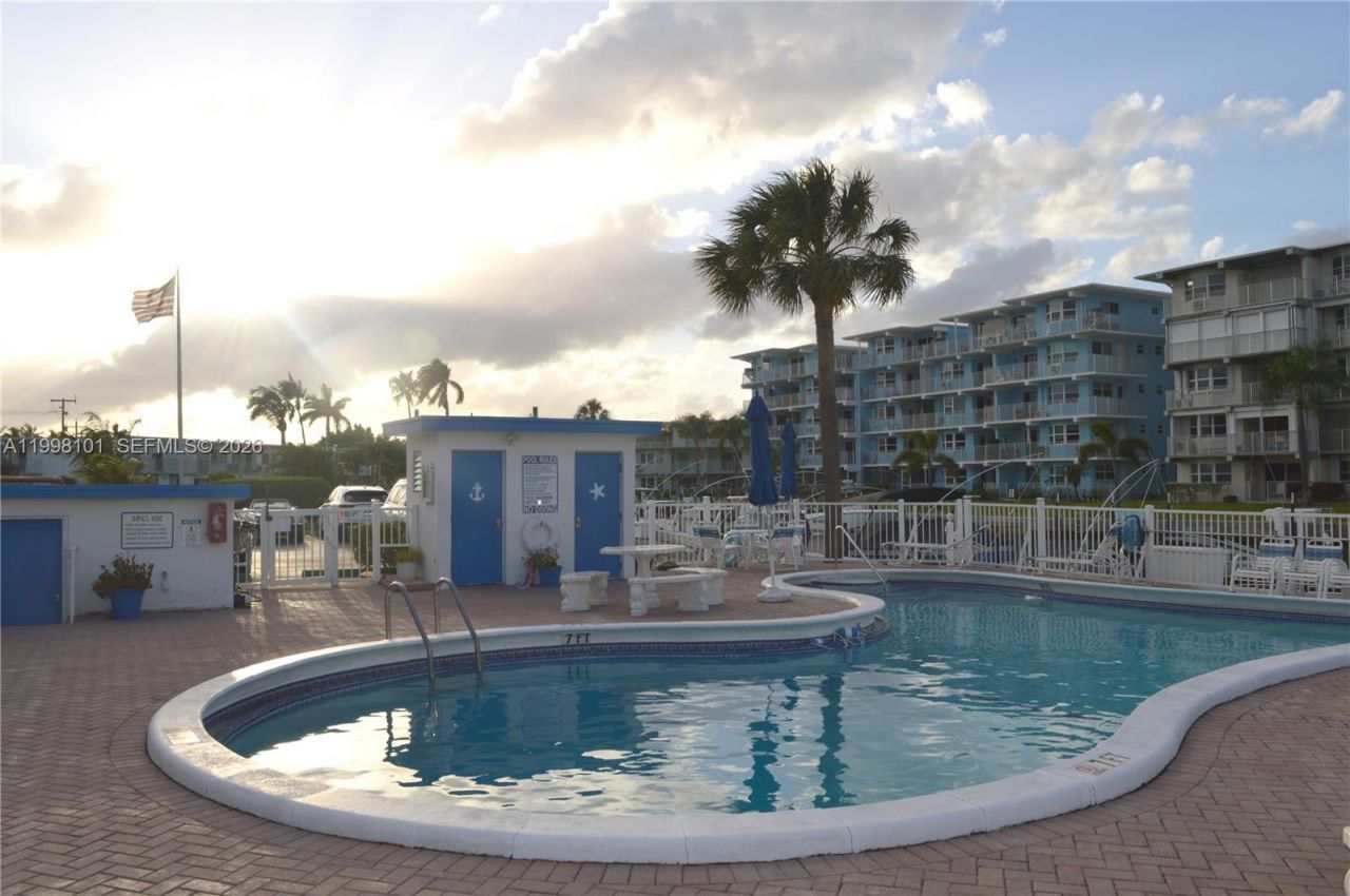 1511 SE 15th Ct, Unit 403, Deerfield Beach, FL 33441 Photo