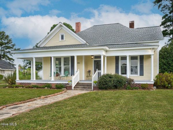 206 W Blalock Road, Lucama, NC 27851