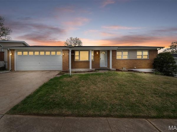 2644 Causeway Drive, St Louis, MO 63125