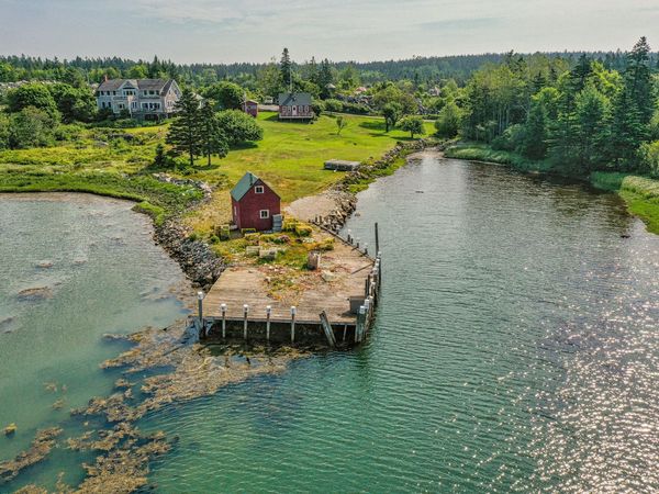129 E Boston Road, Vinalhaven, ME 04863