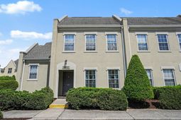 4591 Girvan Dr. photo 4