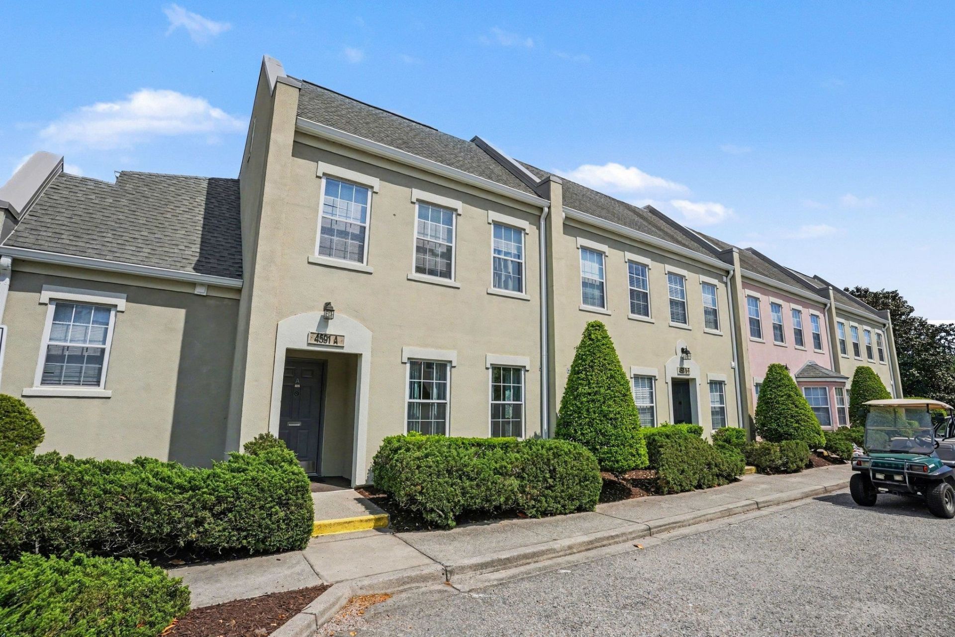 4591 Girvan Dr. Photo 4