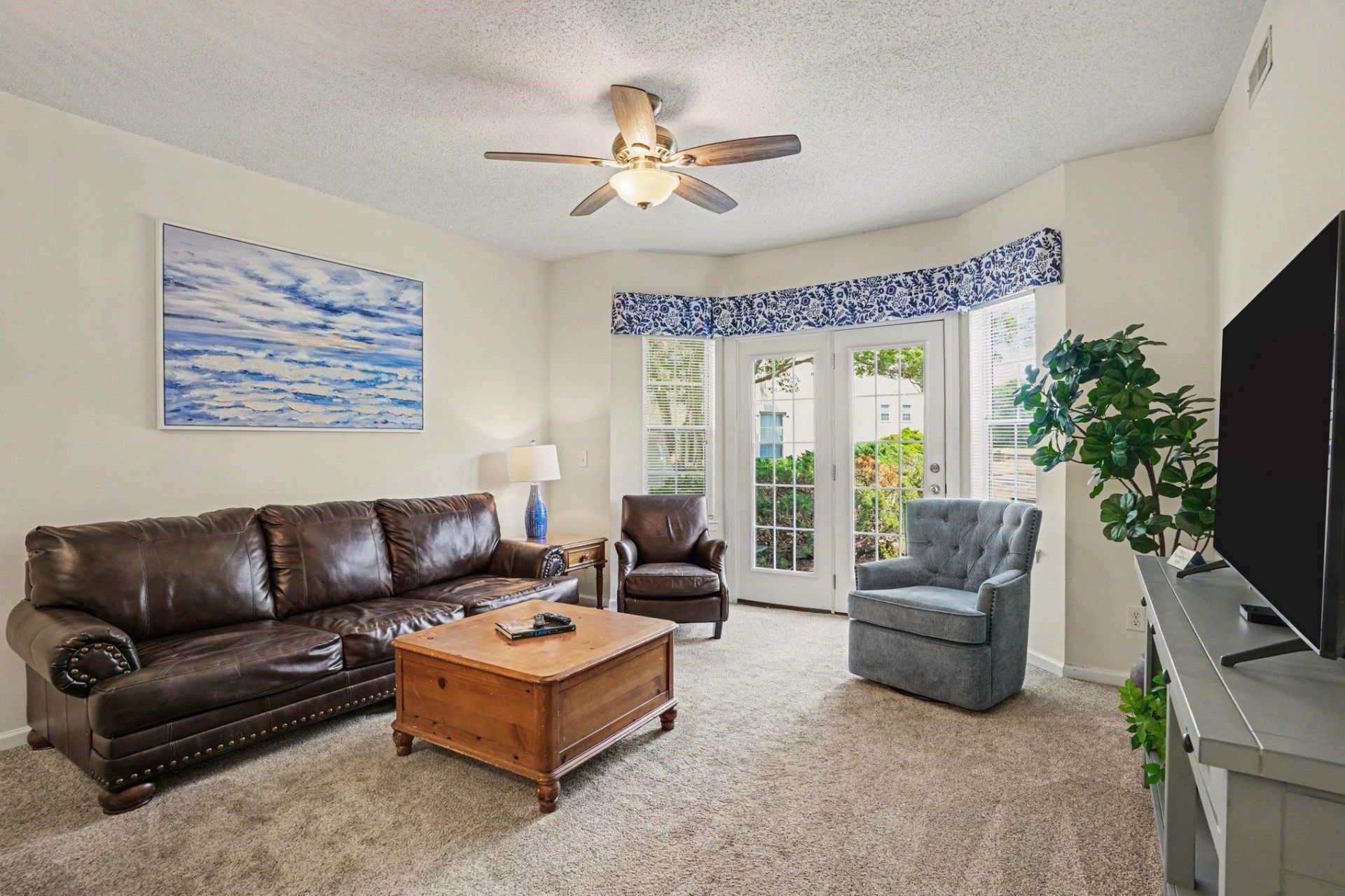 4591 Girvan Dr. Photo 5