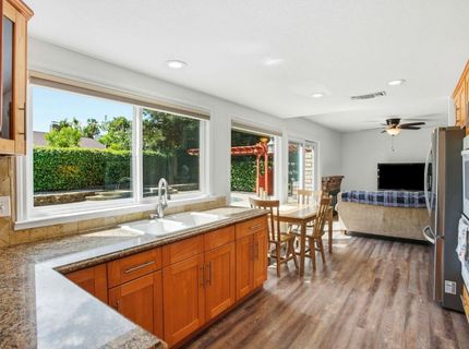 8932 Shady Vista Ct, Elk Grove, CA 95624 Photo