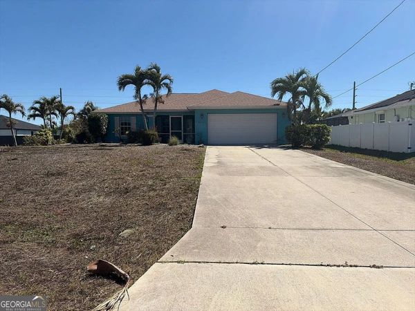 900 NW Embers Terrace, Cape Coral, FL 33993