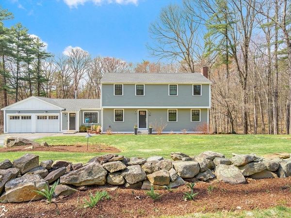 103 Peabody Dr, Stow, MA 01775