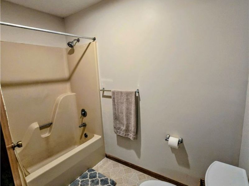 121 Beckett Court, Saint Clairsville, OH 43950 Photo 17