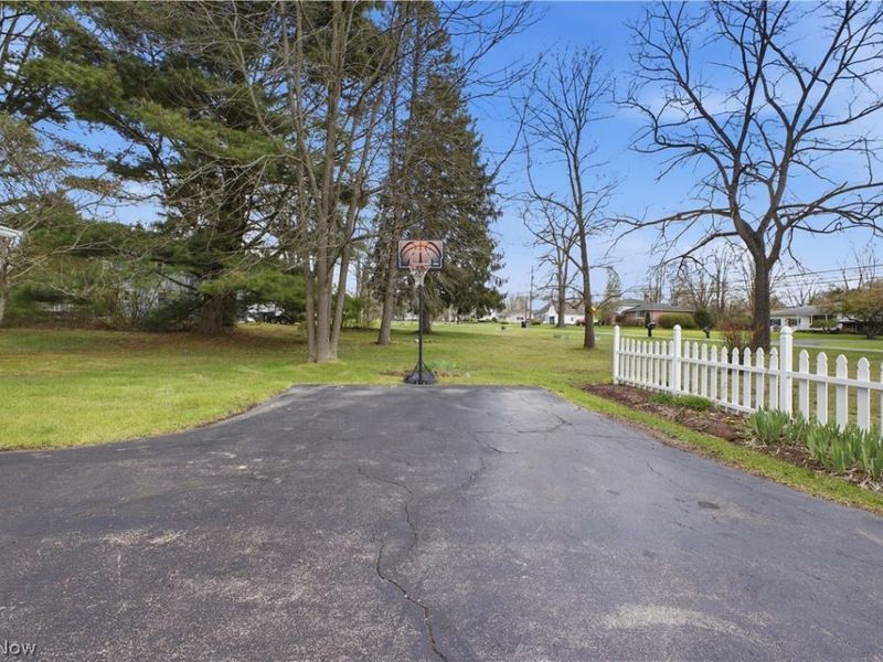 9231 King Graves Road NE, Warren, OH 44484 Photo 11