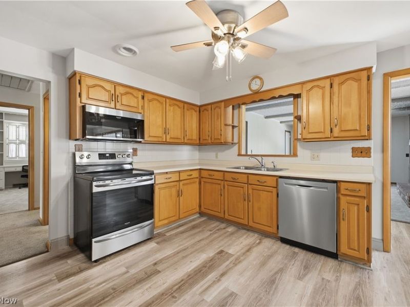 9231 King Graves Road NE, Warren, OH 44484 Photo 13