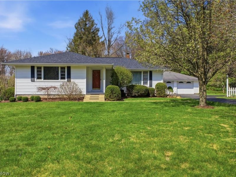 9231 King Graves Road NE, Warren, OH 44484 Photo 2