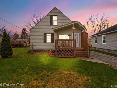 131 N Josephine Avenue, Waterford Twp, MI 48328