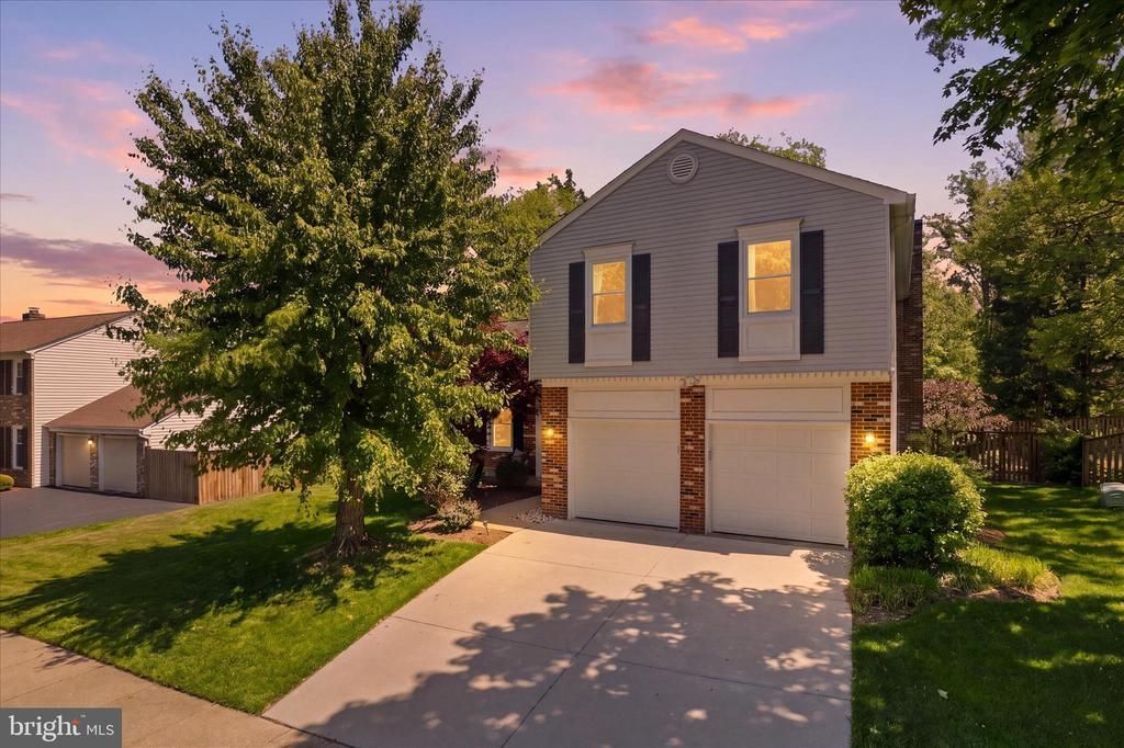 7599 Woodstown Drive, Springfield, VA 22153 Main Photo