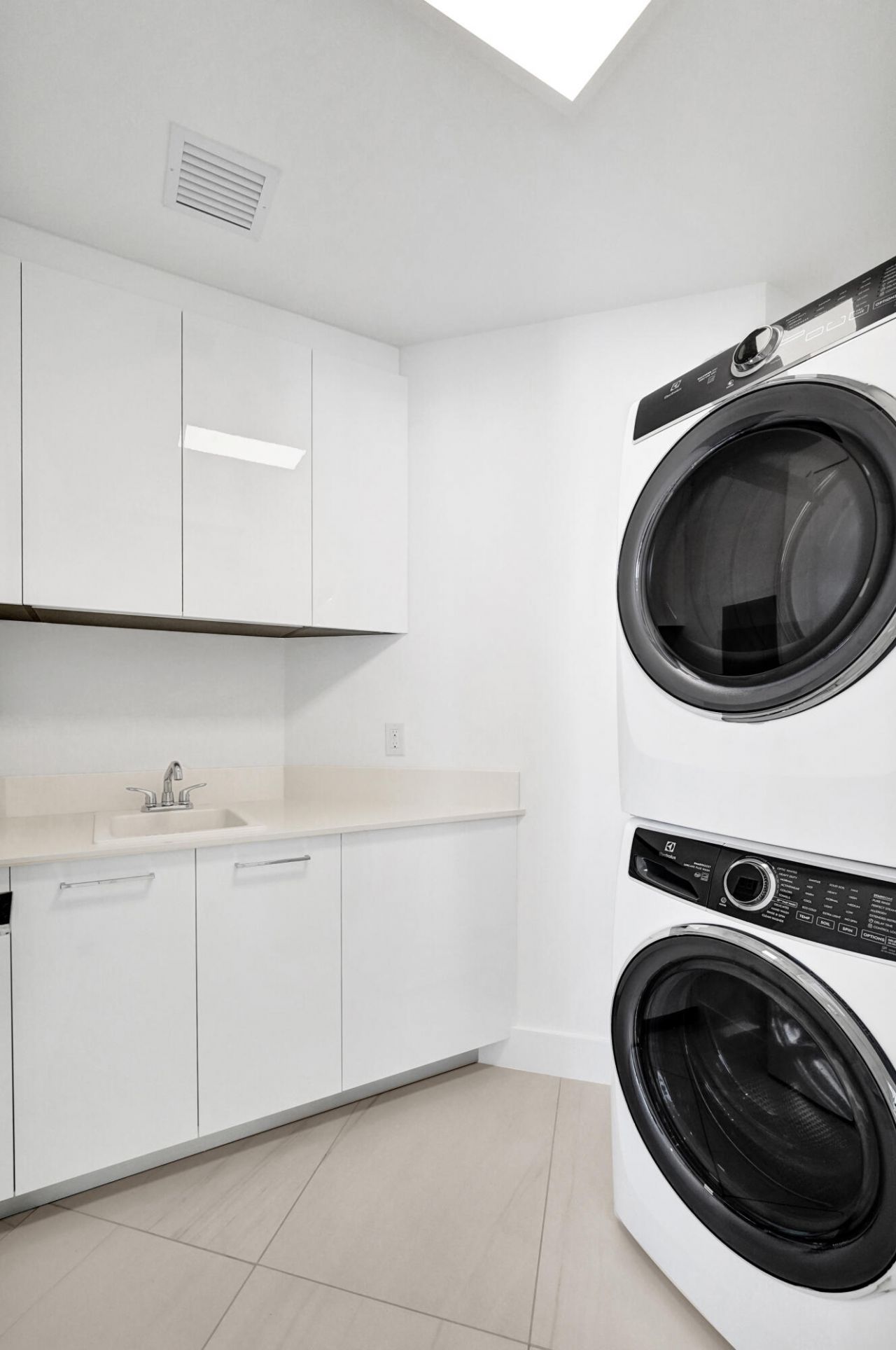 153 N Seabreeze Boulevard, Unit 1204, Fort Lauderdale, FL 33304 Photo