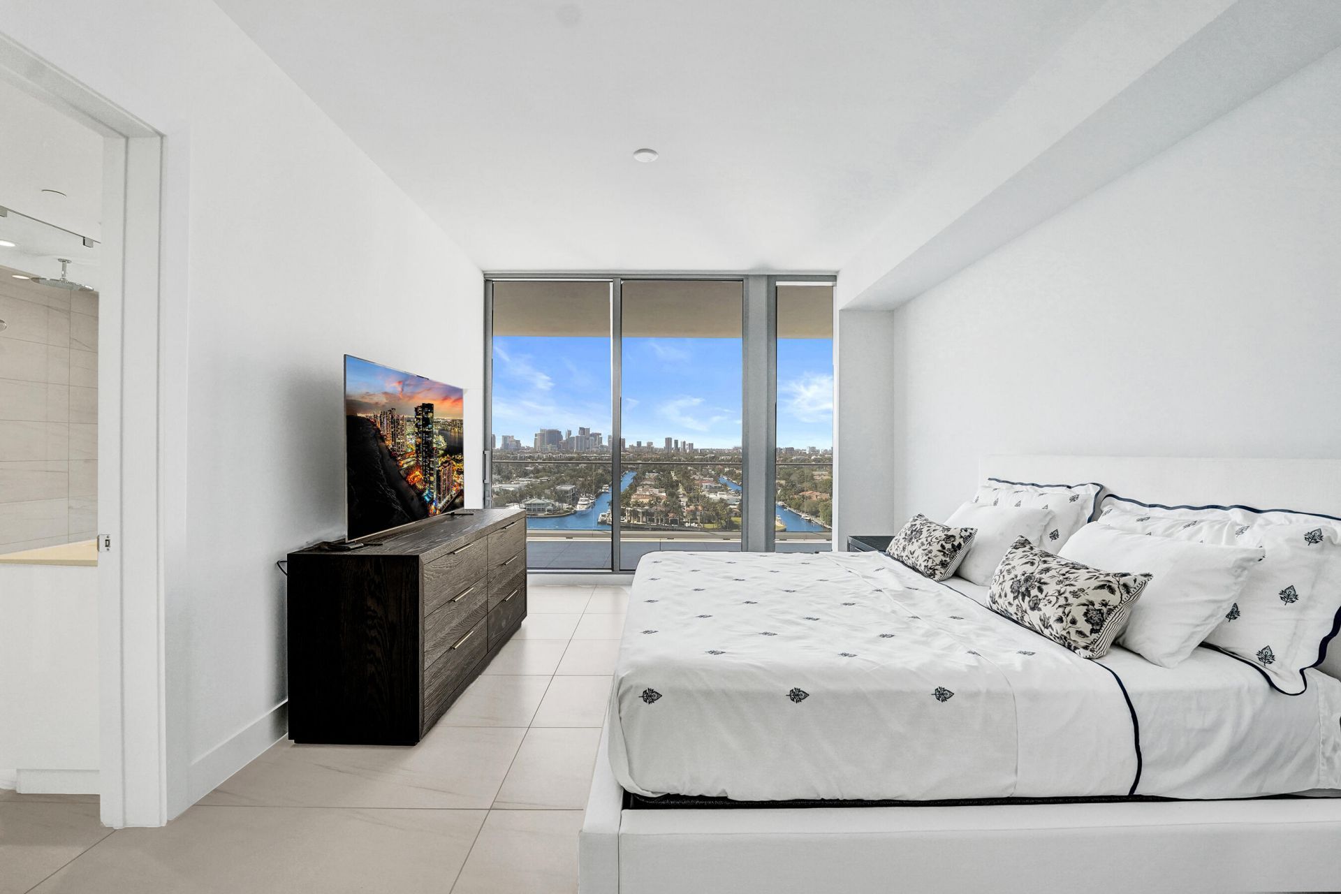 153 N Seabreeze Boulevard, Unit 1204, Fort Lauderdale, FL 33304 Photo