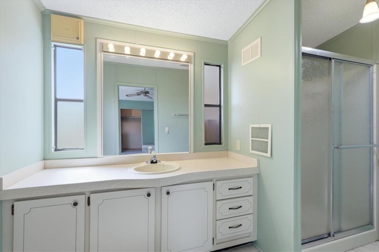 8420 Imperial Circle, Palmetto, FL 34221 Photo