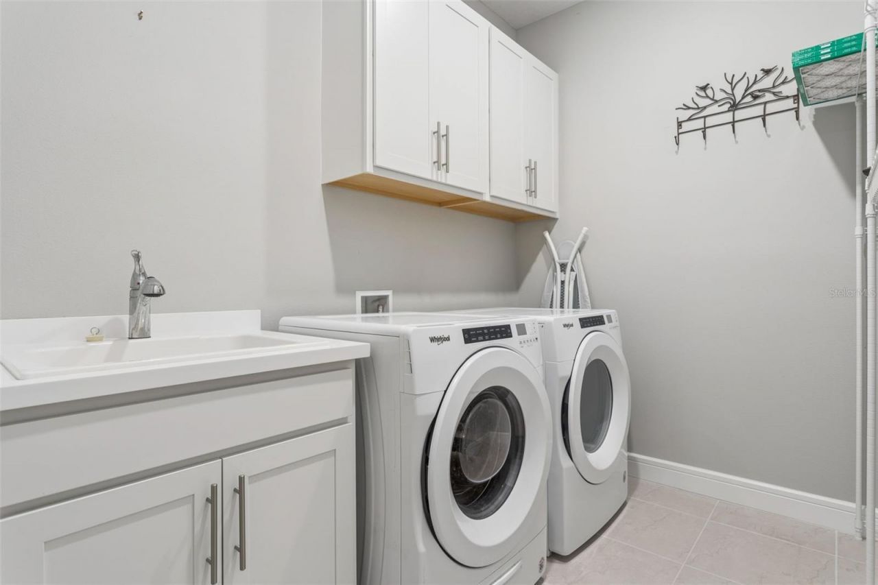 6382 Bradford Woods Drive, Zephyrhills, FL 33542 Photo