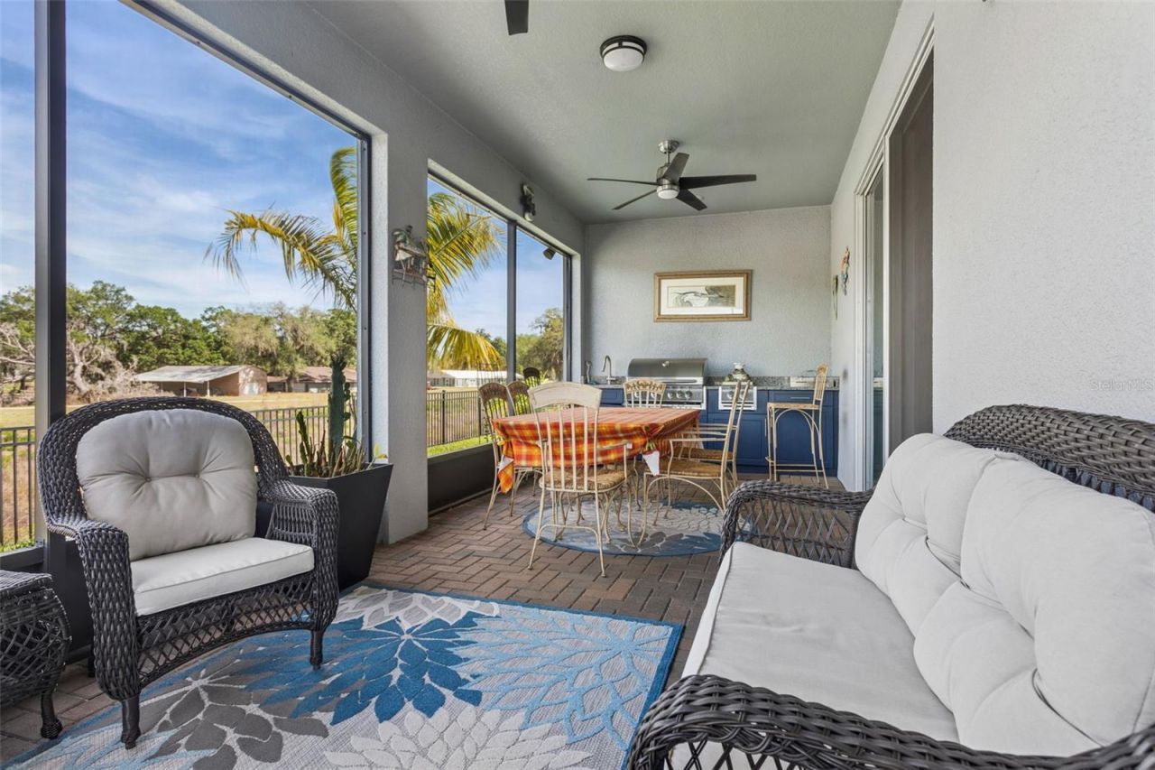 6382 Bradford Woods Drive, Zephyrhills, FL 33542 Photo