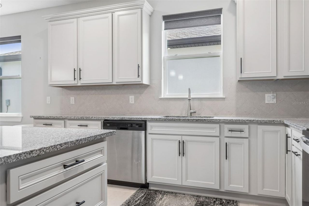 6382 Bradford Woods Drive, Zephyrhills, FL 33542 Photo