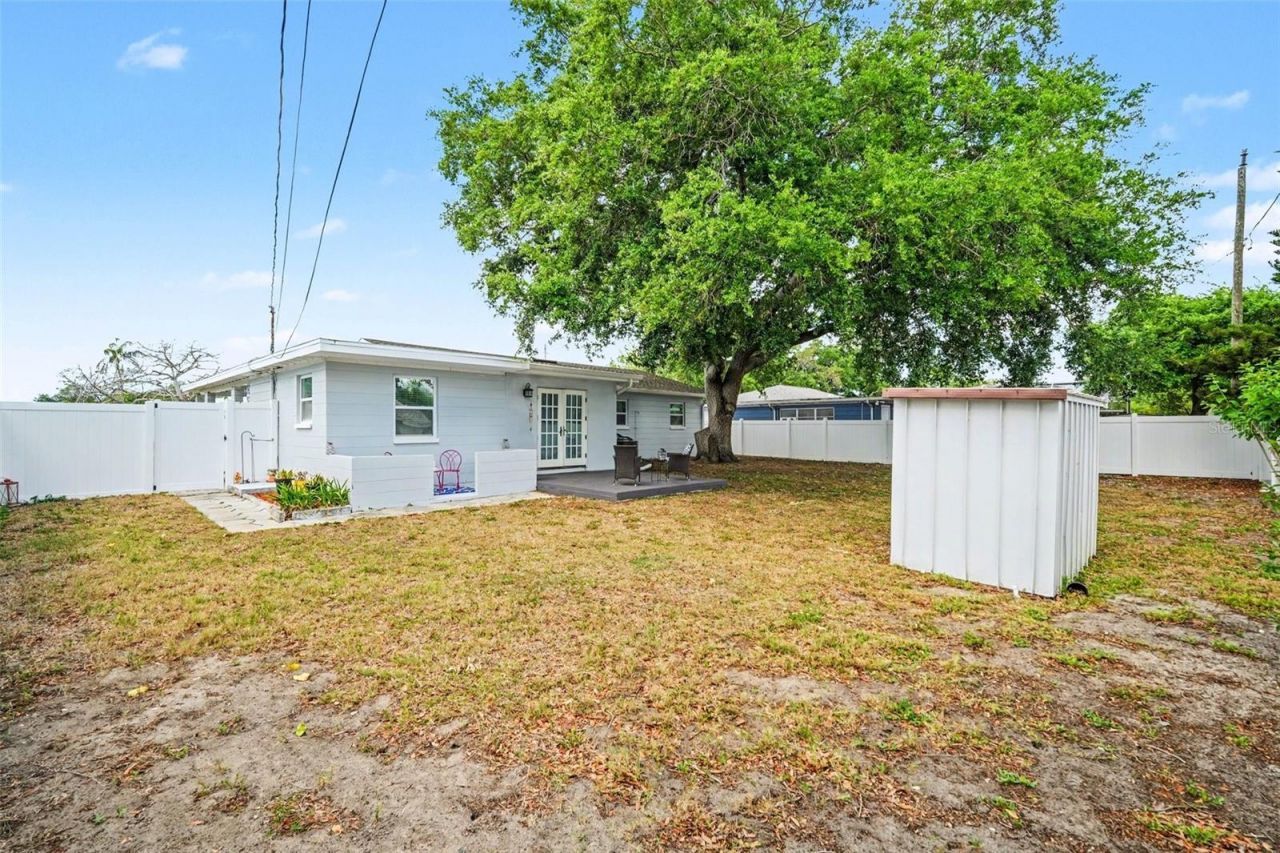 10555 109th Street , Largo, FL 33778 Photo