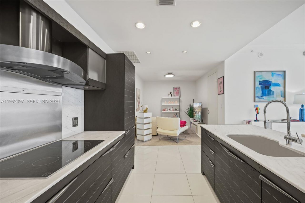 200 Biscayne Boulevard Way, Unit 5009, Miami, FL 33131 Photo