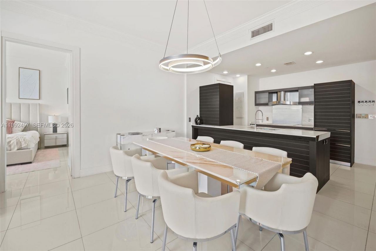 200 Biscayne Boulevard Way, Unit 5009, Miami, FL 33131 Photo