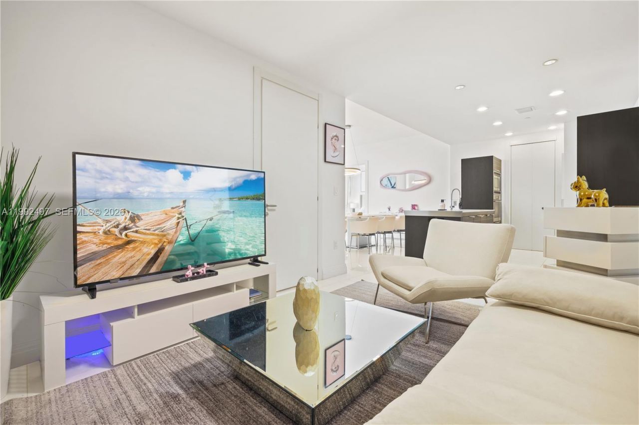 200 Biscayne Boulevard Way, Unit 5009, Miami, FL 33131 Photo