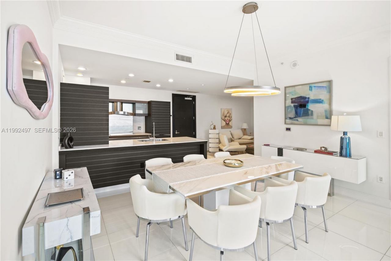 200 Biscayne Boulevard Way, Unit 5009, Miami, FL 33131 Photo