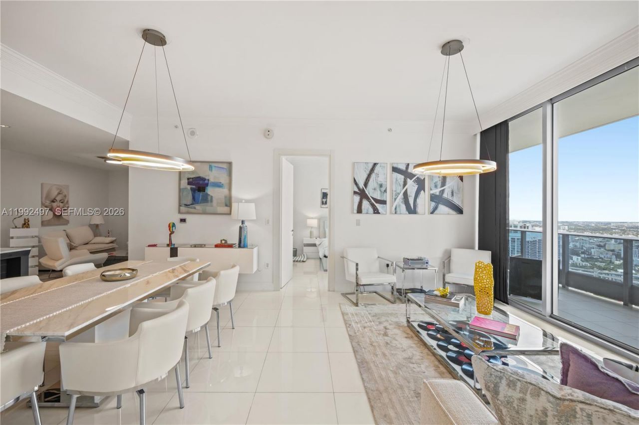 200 Biscayne Boulevard Way, Unit 5009, Miami, FL 33131 Photo