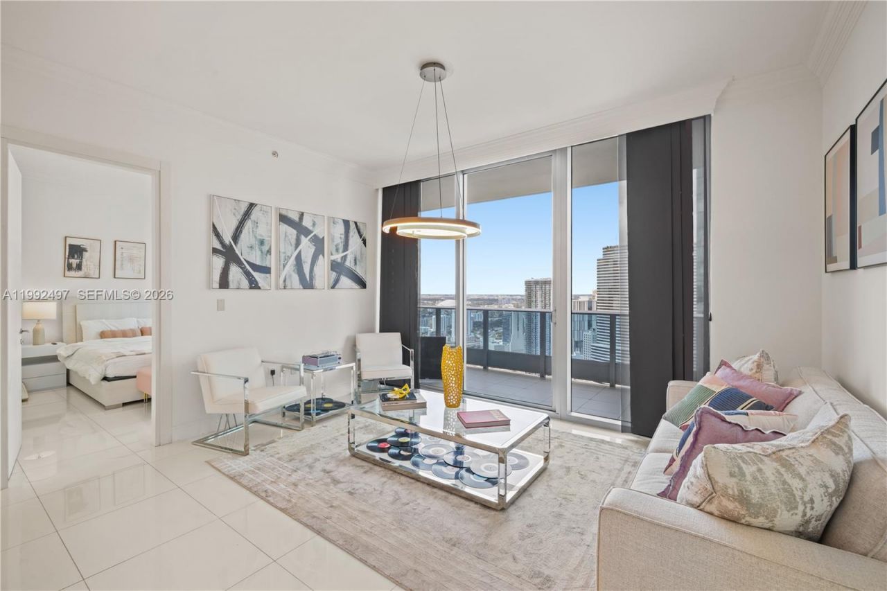 200 Biscayne Boulevard Way, Unit 5009, Miami, FL 33131 Photo