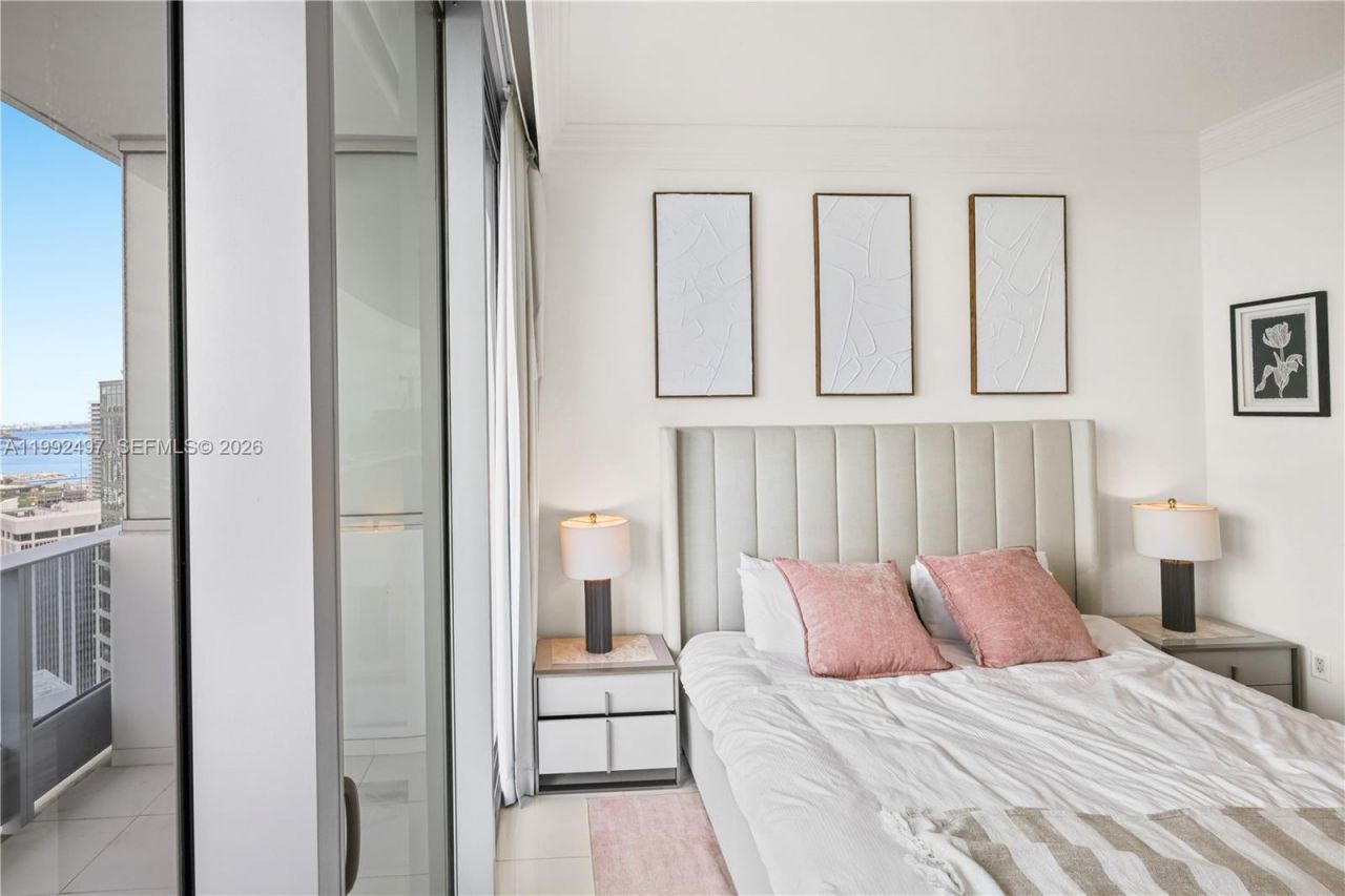 200 Biscayne Boulevard Way, Unit 5009, Miami, FL 33131 Photo