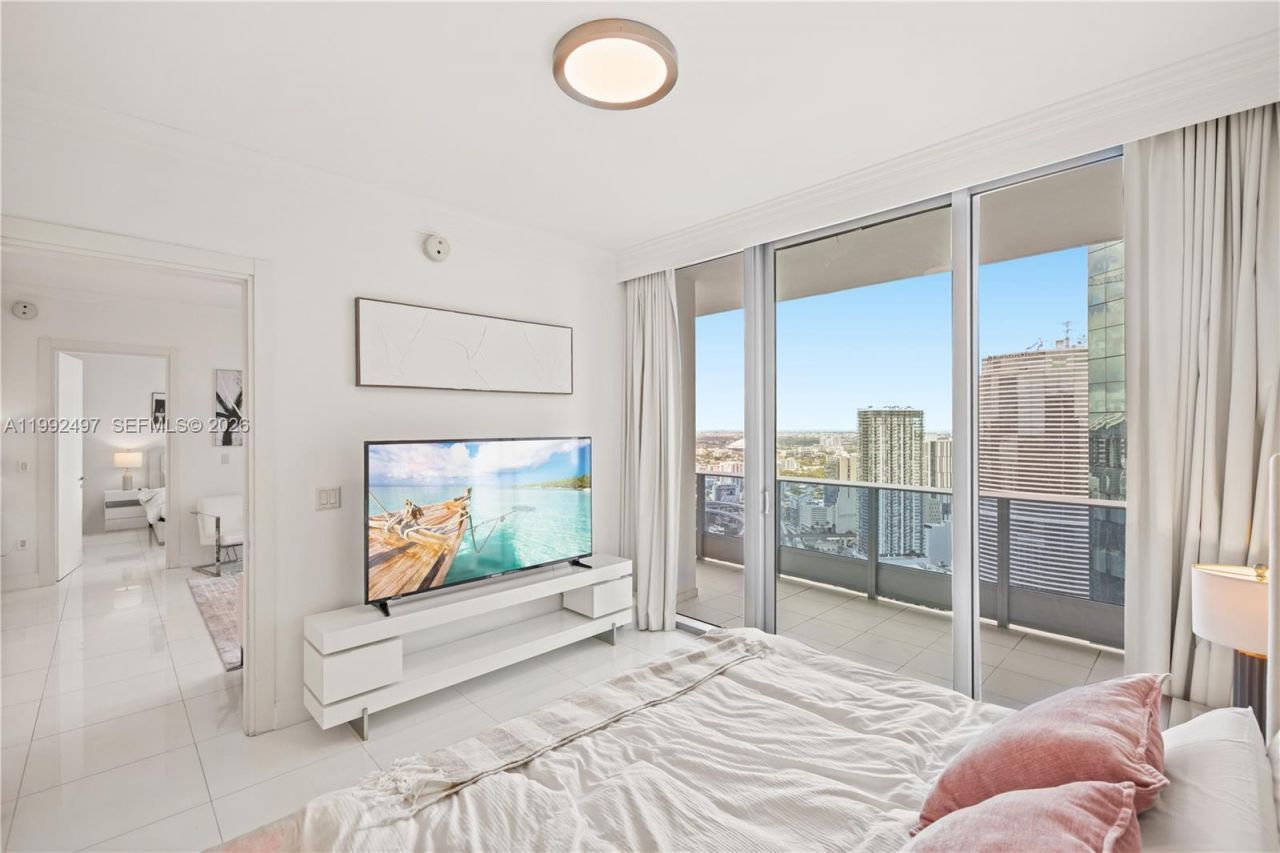 200 Biscayne Boulevard Way, Unit 5009, Miami, FL 33131 Photo