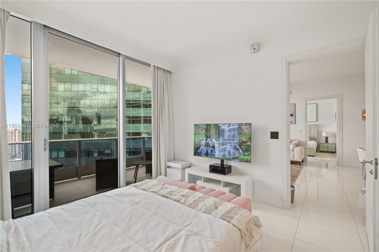 200 Biscayne Boulevard Way, Unit 5009, Miami, FL 33131 Photo