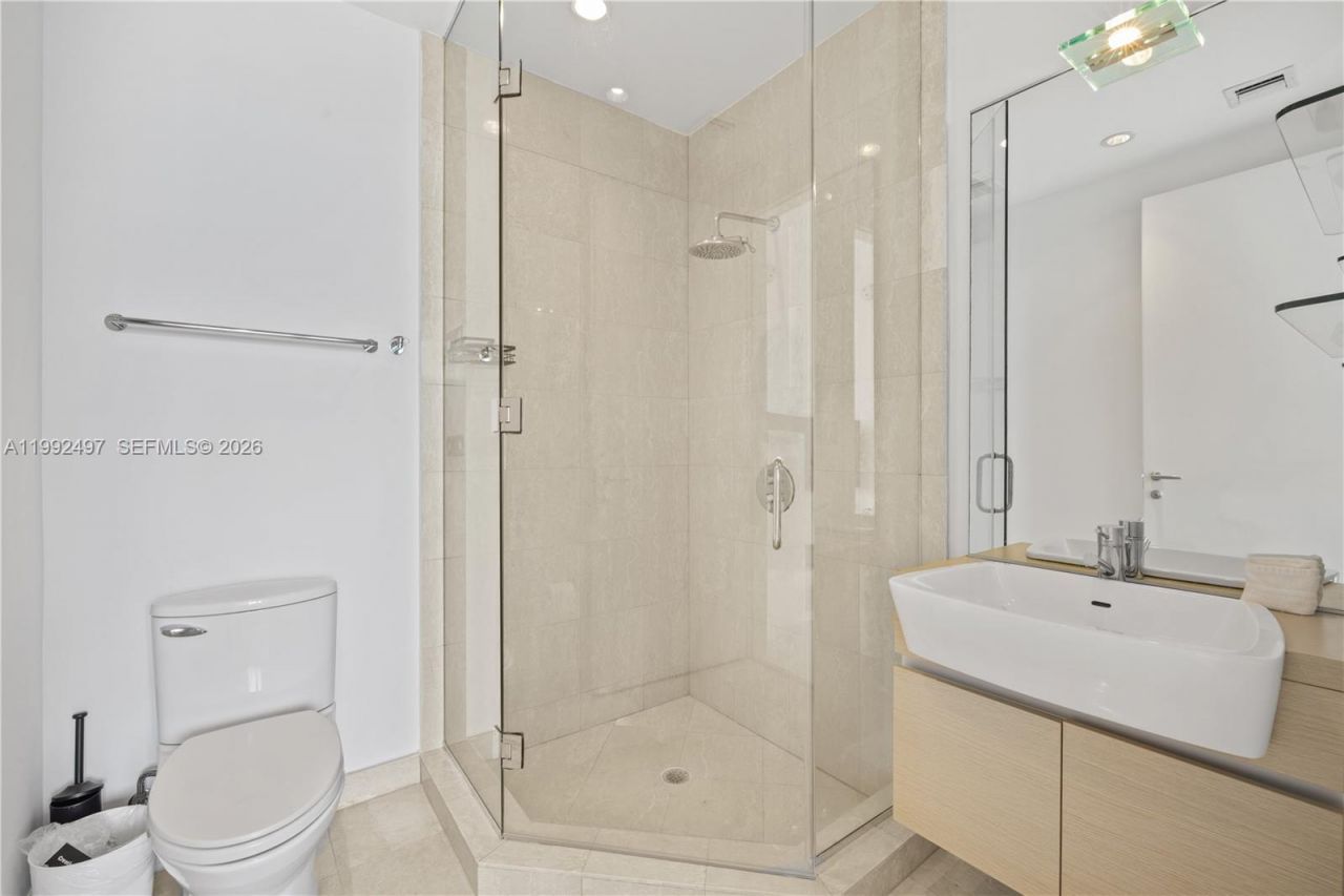 200 Biscayne Boulevard Way, Unit 5009, Miami, FL 33131 Photo