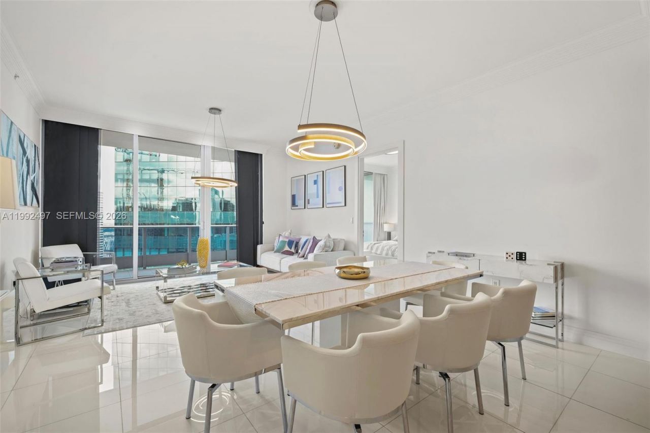 200 Biscayne Boulevard Way, Unit 5009, Miami, FL 33131 Photo