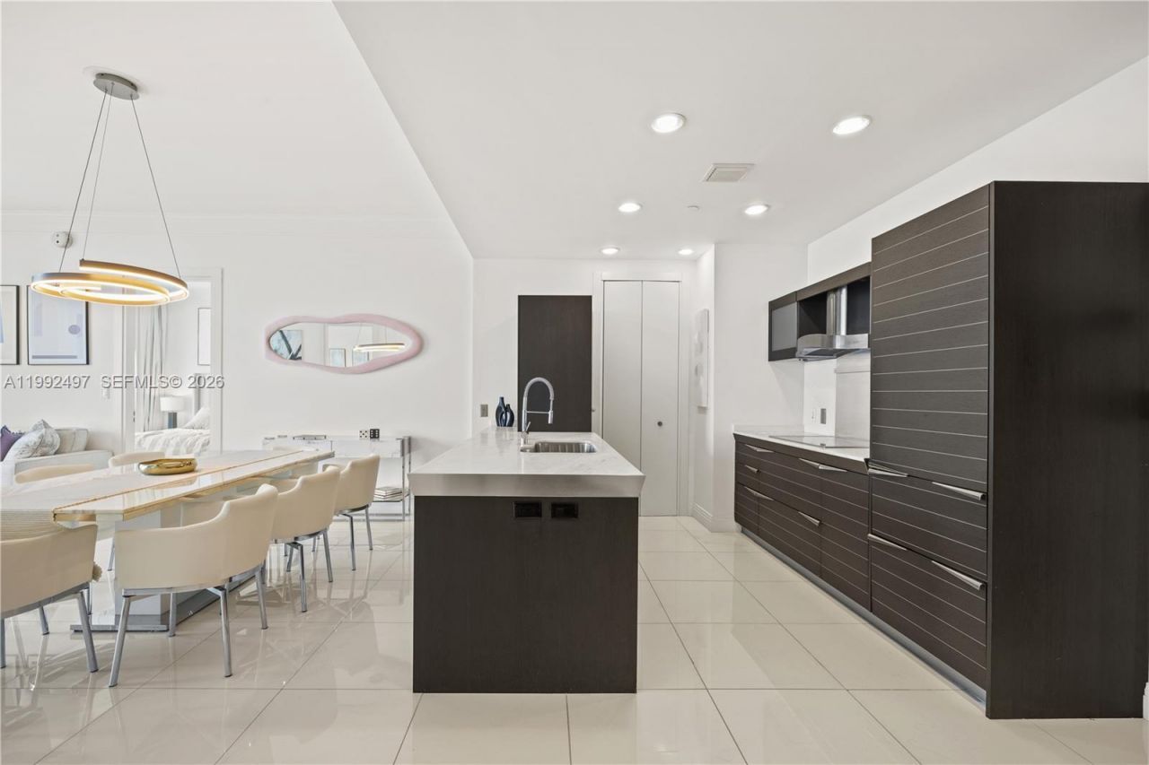200 Biscayne Boulevard Way, Unit 5009, Miami, FL 33131 Photo