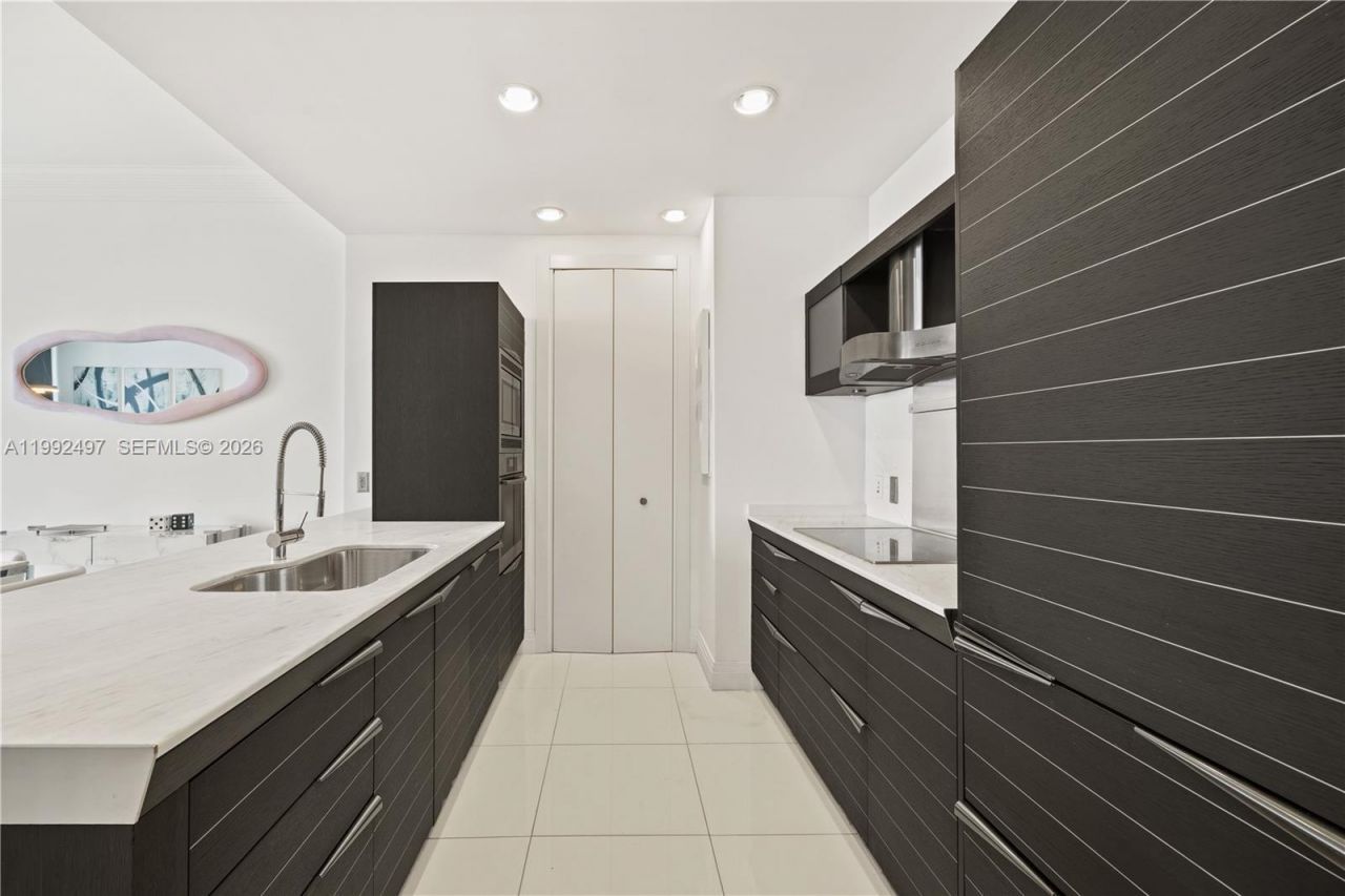 200 Biscayne Boulevard Way, Unit 5009, Miami, FL 33131 Photo