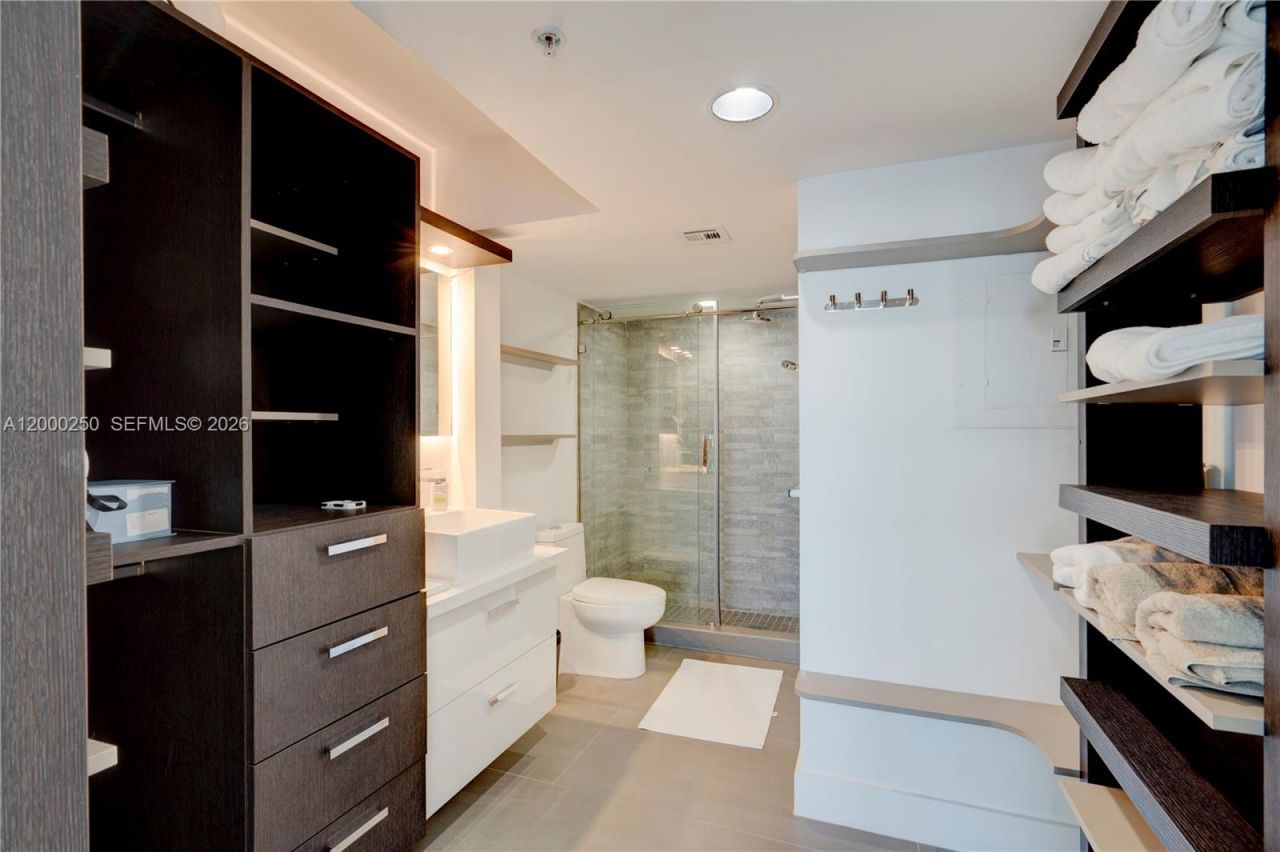 90 Alton Rd, Unit 2010, Miami Beach, FL 33139 Photo