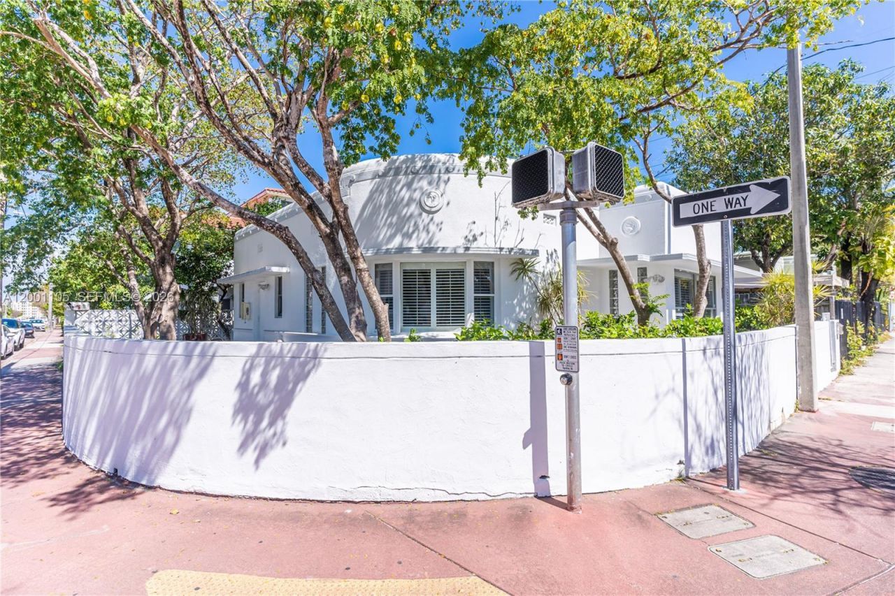 8101 Harding Ave, Miami Beach, FL 33141 Photo