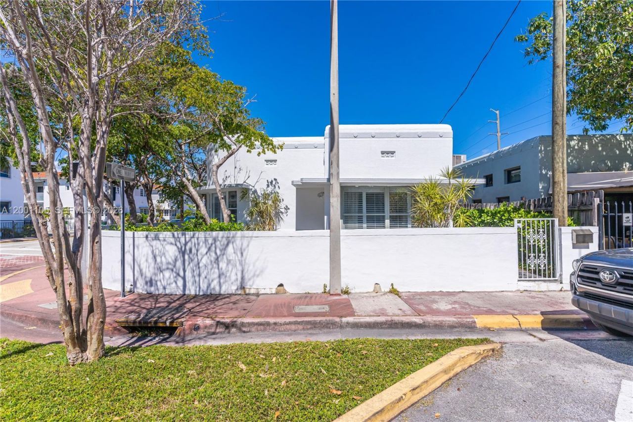 8101 Harding Ave, Miami Beach, FL 33141 Photo