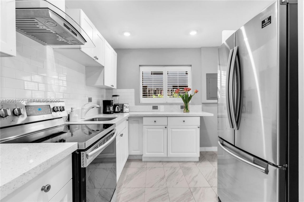 8101 Harding Ave, Miami Beach, FL 33141 Photo