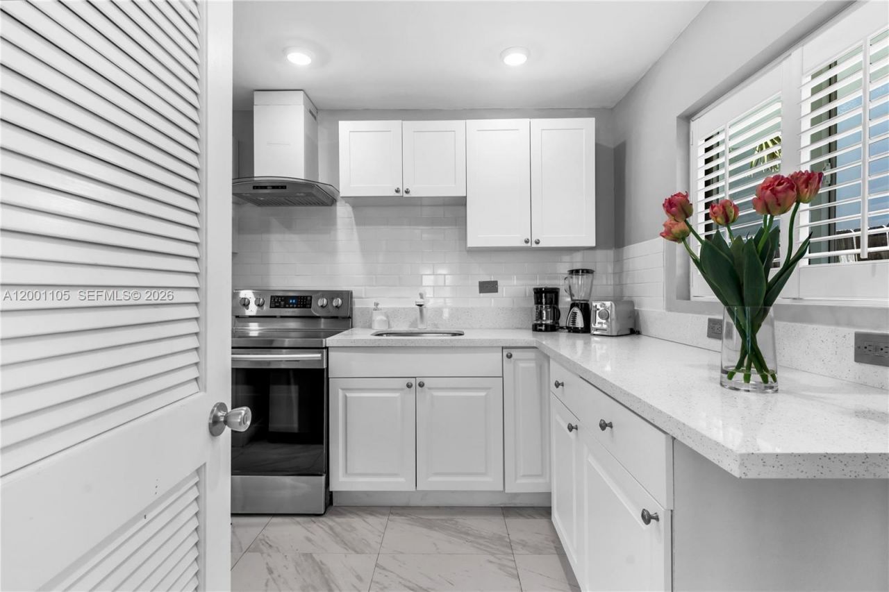 8101 Harding Ave, Miami Beach, FL 33141 Photo