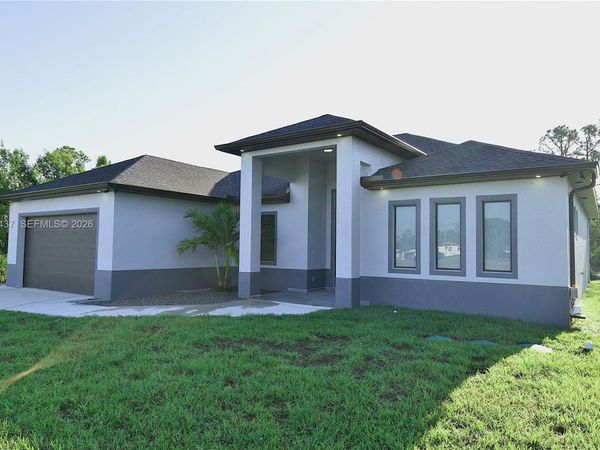 920 Edward Ave , Lehigh Acres, FL 33936